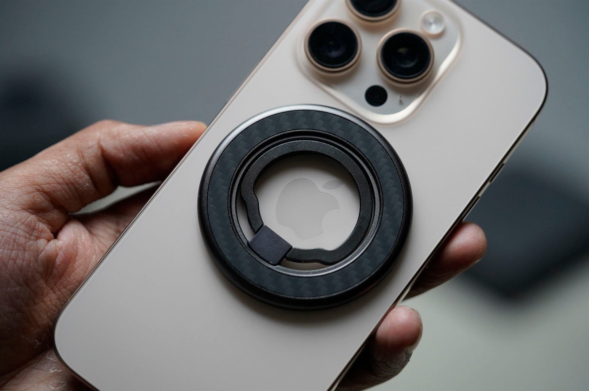 360 Degree Rotatable Carbon Fiber Magnetic Ring Holder